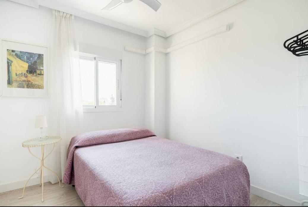 Apartamento Amplio Con 4 Habitaciones Y 2 Banos - Great Apartment With 4 Rooms - 2 Baths Seville Exterior photo