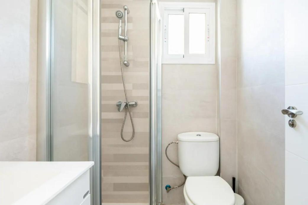 Apartamento Amplio Con 4 Habitaciones Y 2 Banos - Great Apartment With 4 Rooms - 2 Baths Seville Exterior photo