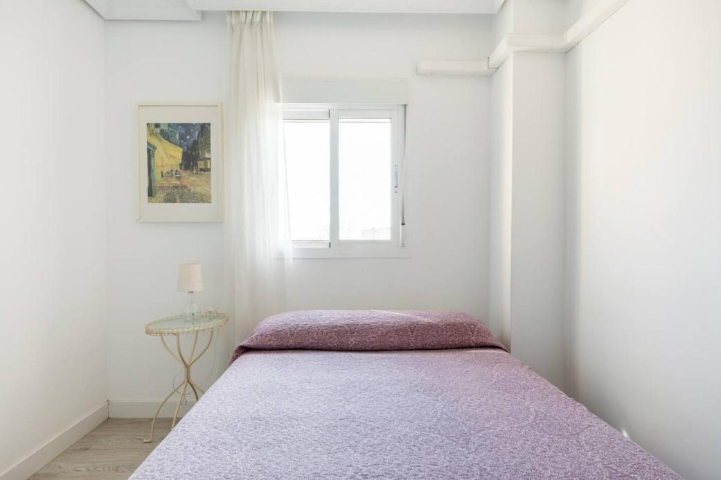 Apartamento Amplio Con 4 Habitaciones Y 2 Banos - Great Apartment With 4 Rooms - 2 Baths Seville Exterior photo