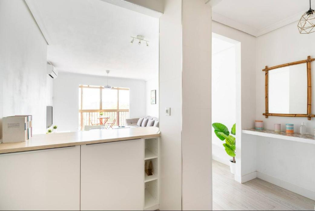 Apartamento Amplio Con 4 Habitaciones Y 2 Banos - Great Apartment With 4 Rooms - 2 Baths Seville Exterior photo